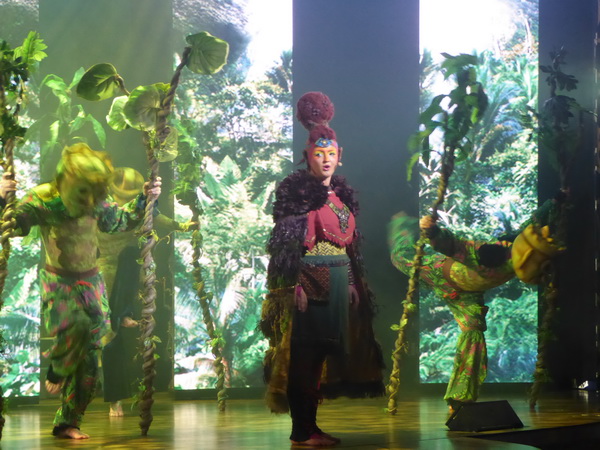 Aidastars Aida Stars Show let me entertain youAidastars Aida Stars Show let me entertain you