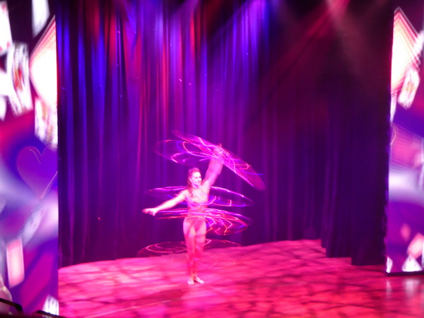 Aidastars Aida Stars Show let me entertain youAidastars Aida Stars Show let me entertain you