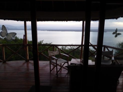 Sunbird Lodge Lake Elementaita Kenia sundowner