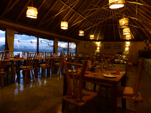 Sunbird Lodge Lake Elementaita Kenia sundowner