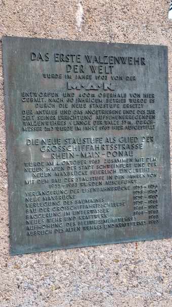 mainspaziergang und Stadtspaziergang Schweinfurt das erste Walzenwehr der Welt